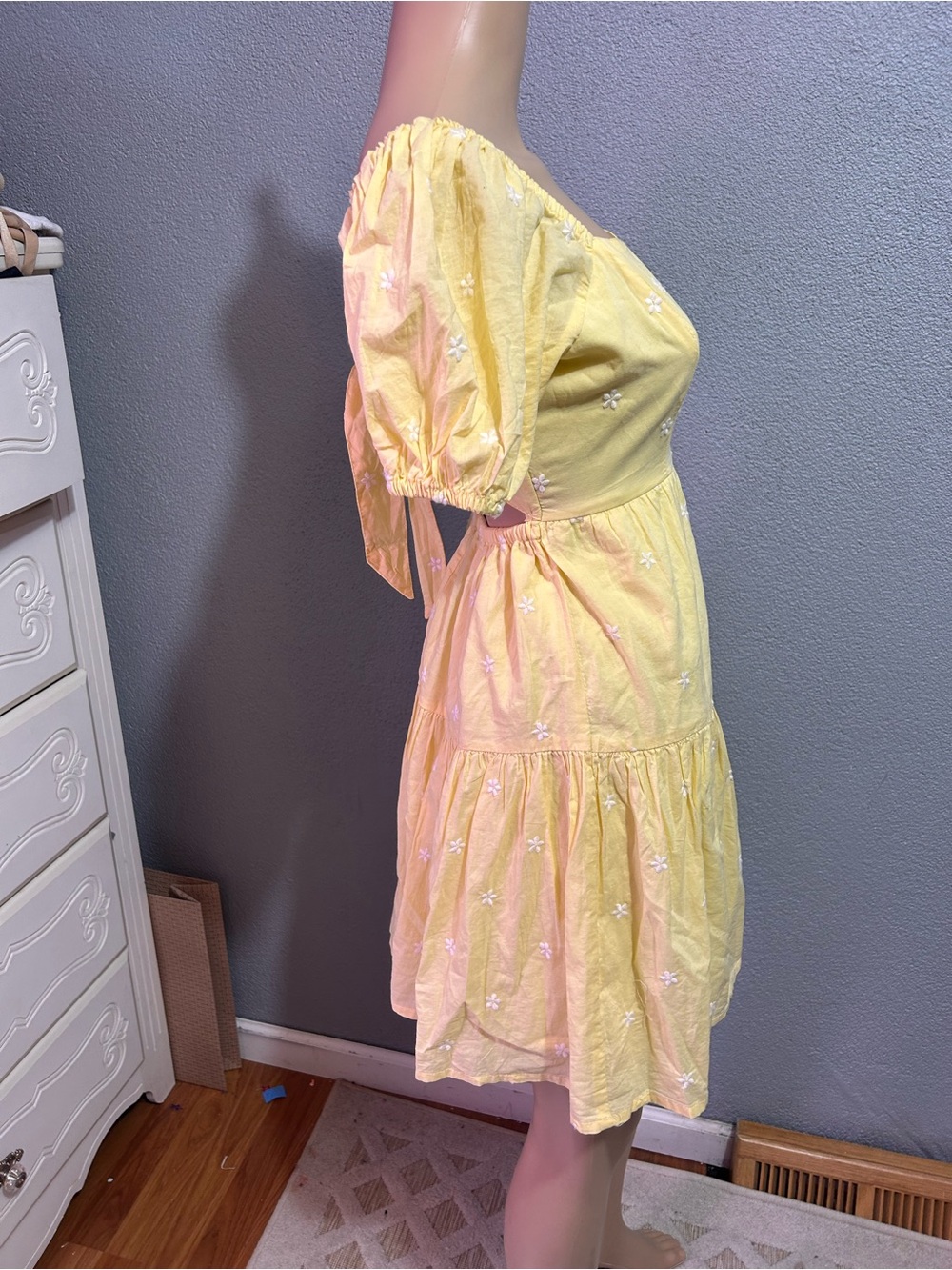 Jessica Simpson tie back dress size small - Picture 4 of 5